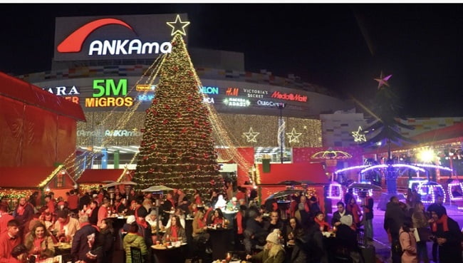 ANKAMALL KIRMIZI KIŞ FESTİVALİ FATİH ERKOÇ’UN KONSERİYLE KAPILARINI AÇTI