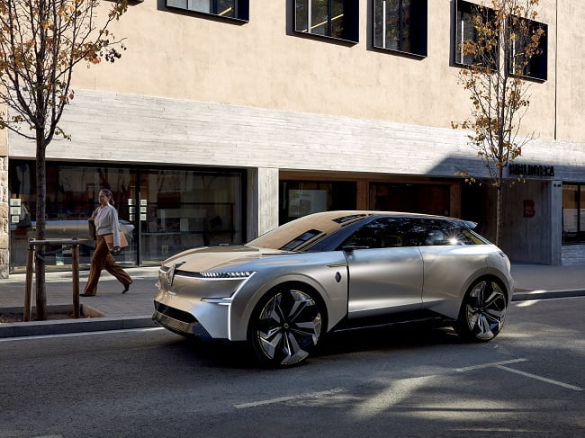 Renault’nun Yeni Konsept Modeli MORPHOZ