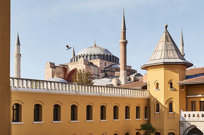 Four Seasons Hotel Sultanahmet Yepyeni Yüzüyle Hizmete Açıldı