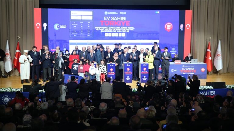 “Yüzyılın Konut Projesi” kapsamında Bursa’da yapılacak konutların kurası çekildi
